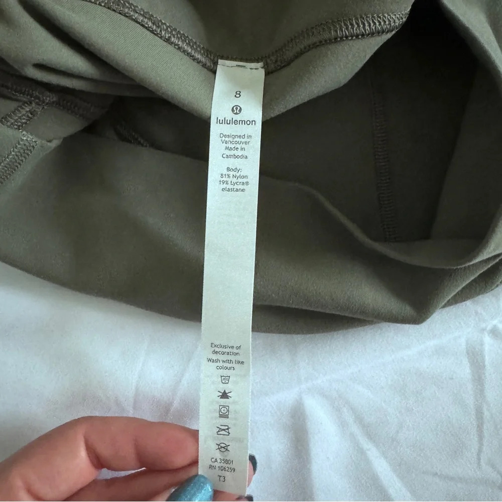 🆕💚 Lululemon Get Centred HR Tight 25” - Green Sage - Picture 9 of 11